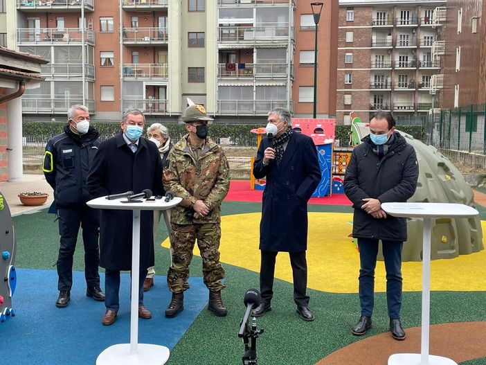 Covid, il generale Figliuolo all'hub vaccinale di via Gorizia: &quot;Richiamo a 4 mesi scelta equilibrata&quot;