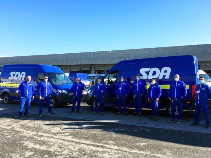 SDA, corriere di Poste Italiane, oggi consegnerà dosi di vaccino a Torino e provincia SDA, corriere di Poste Italiane, oggi consegnerà dosi di vaccino a Torino e provincia