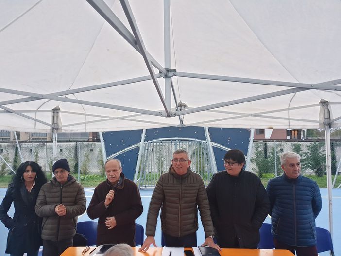 Chivasso, incontro tra amministrazione e cittadini per discutere dei rifiuti in via Pertini Chivasso, incontro tra amministrazione e cittadini per discutere dei rifiuti in via Pertini