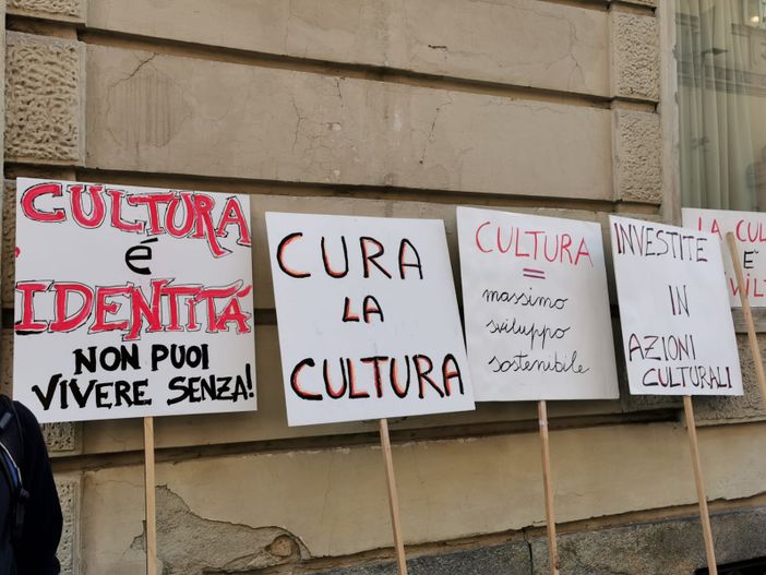 Regione, il comitato Emergenza Cultura: "Chiediamo i contributi già previsti per il 2020". Poggio: "Tavolo convocato per il 22 ottobre" (VIDEO)