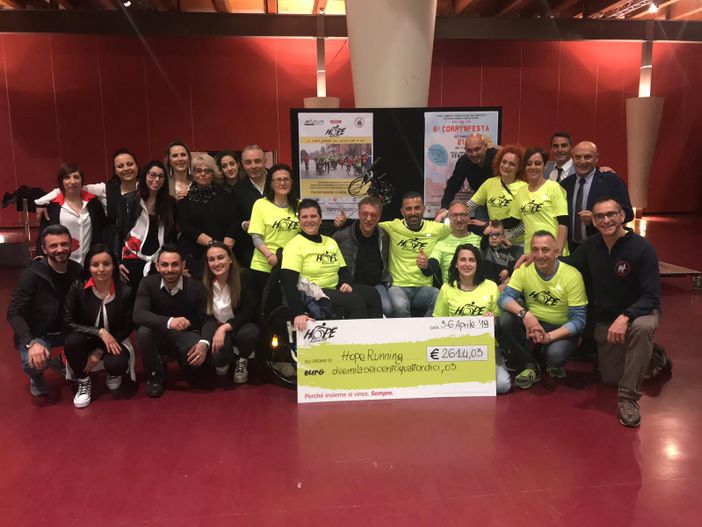 I ragazzi di Hope Running con i fondi donati da Venaria