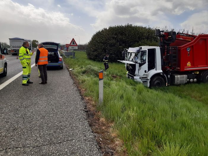 incidente tir su tangenziale nord