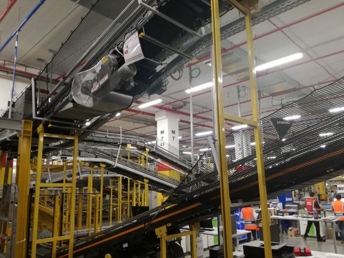 stabilimento Amazon di Torrazza Piemonte