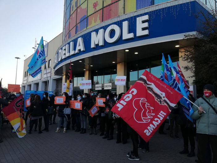 Ex Auchan-Conad, dopo la protesta di lunedì i sindacati si preparano a incontrare la sindaca Appendino Ex Auchan-Conad, dopo la protesta di lunedì i sindacati si preparano a incontrare la sindaca Appendino