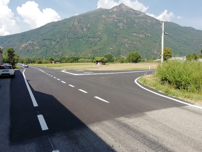 Frana di Quincinetto, concluso l’ampliamento della provinciale: eviterà ingorghi in caso di chiusura dell’A5 Frana di Quincinetto, concluso l’ampliamento della provinciale: eviterà ingorghi in caso di chiusura dell’A5