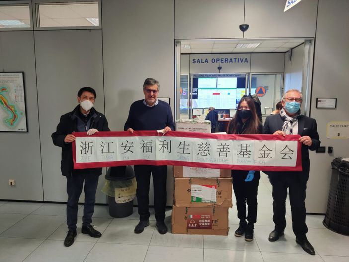 Dieci nuovi ventilatori polmonari donati alla Regione Piemonte dalla comunità cinese Dieci nuovi ventilatori polmonari donati alla Regione Piemonte dalla comunità cinese