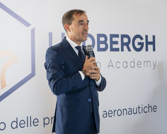 Dal 2024 apre a Grassobbio (BG) il nuovo Istituto delle Professioni Aeronautiche  “LINDBERGH AVIATION ACADEMY” fondato da  Alessandro Cianciaruso e Luciano Lazzeri Dal 2024 apre a Grassobbio (BG) il nuovo Istituto delle Professioni Aeronautiche  “LINDBERGH AVIATION ACADEMY” fondato da  Alessandro Cianciaruso e Luciano Lazzeri