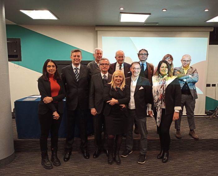 In foto il nuovo direttivo Fiaip Torino