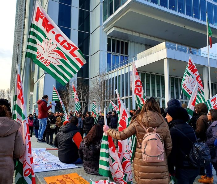 Ex Olisistem Start, si riaccende la protesta dei lavoratori: due ore di sciopero Ex Olisistem Start, si riaccende la protesta dei lavoratori: due ore di sciopero