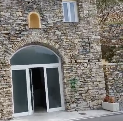 "Frantoio per passanti", l'esperienza della frangitura proposta dall'azienda Raineri "Frantoio per passanti", l'esperienza della frangitura proposta dall'azienda Raineri