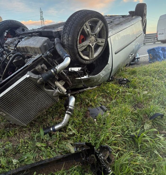 Due persone ferite sono stati trasportate all'ospedale eporediese