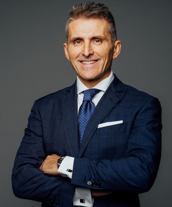 Dottor Renato Zaccheddu: come contrastare i segni dell’invecchiamento con il lifting del viso Dottor Renato Zaccheddu: come contrastare i segni dell’invecchiamento con il lifting del viso