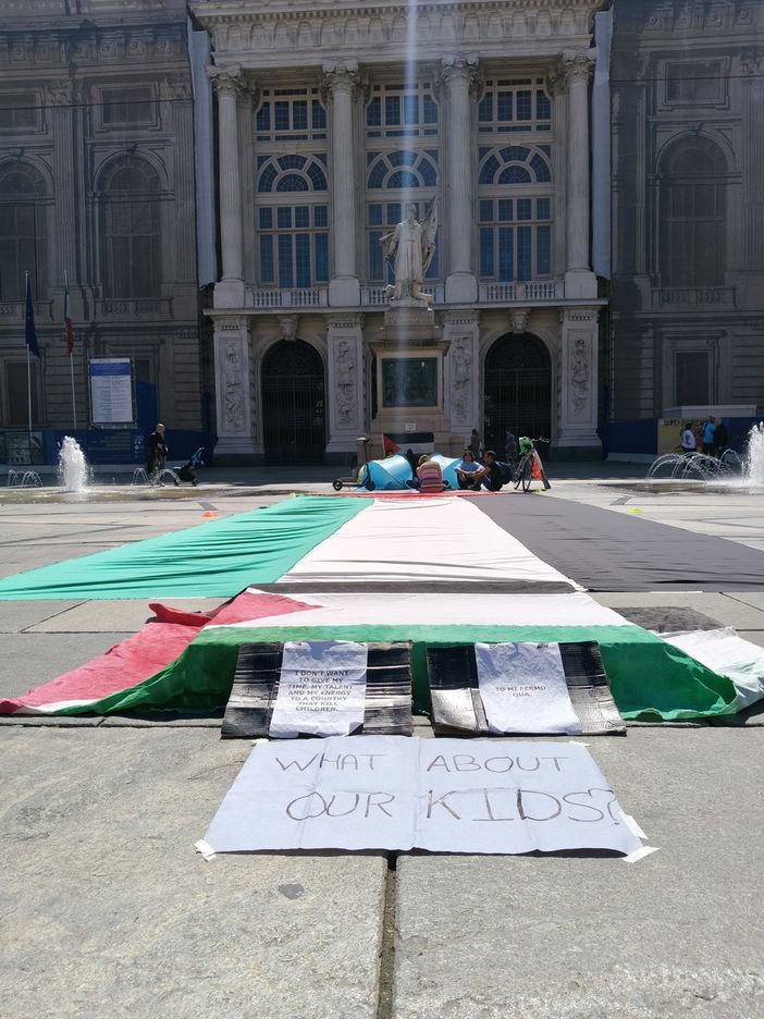 Mercoledì in Piemonte si torna a scuola, i docenti: "Un minuto di silenzio per Gaza" Mercoledì in Piemonte si torna a scuola, i docenti: "Un minuto di silenzio per Gaza"