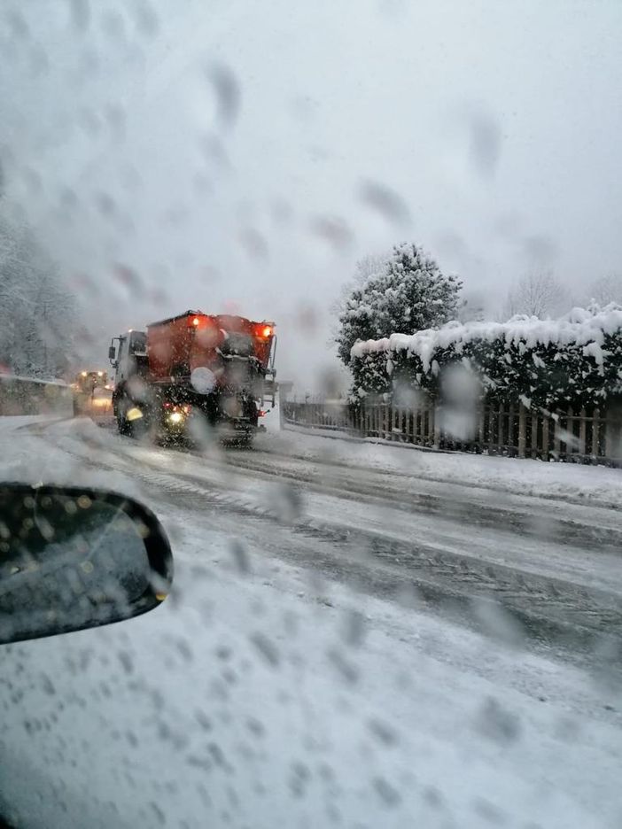 Prima neve su Torino e provincia: la viabilità metropolitana è al lavoro Prima neve su Torino e provincia: la viabilità metropolitana è al lavoro