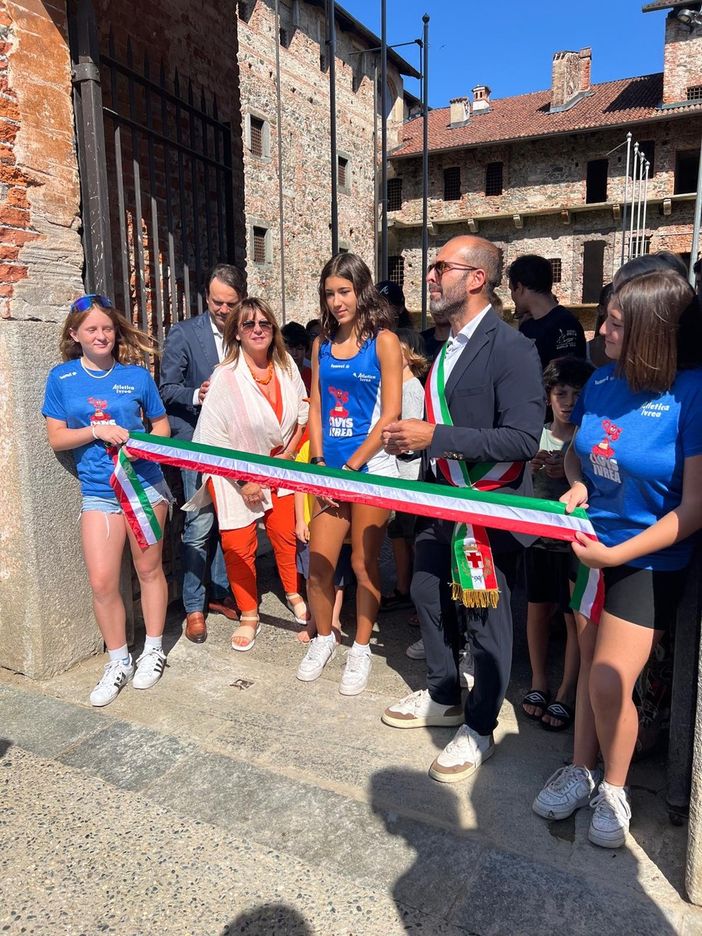 Dopo la nuova illuminazione, riapre al pubblico il castello di Ivrea Dopo la nuova illuminazione, riapre al pubblico il castello di Ivrea