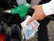 Attacco in Iran, schizza il prezzo del petrolio: aumentano listini di benzina e diesel Attacco in Iran, schizza il prezzo del petrolio: aumentano listini di benzina e diesel