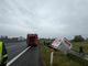 Camion si ribalta in una scarpata lungo la A5 tra Settimo e Volpiano