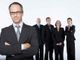 Persone eleganti in fila tipo manager