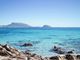 Destinazione Sardegna: meglio traghetto o aereo?
