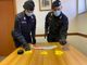 carabinieri con dosi di droga sequestate