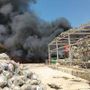 Incendio ad Augusta, fiamme in stabilimento rifiuti: alta colonna di fumo nero