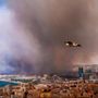 Francia, maxi incendio raggiunge Marsiglia: chiuso aeroporto