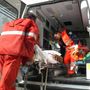Un ferito è stato trasportato in ospedale in codice rosso Un ferito è stato trasportato in ospedale in codice rosso