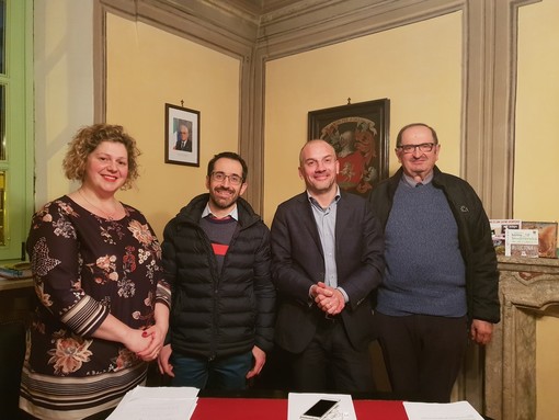 Da sinistra: Ambra Civallero, Enrico Bardesono, il sindaco Andrea Zanusso ed il vice sindaco Sergio Algostino