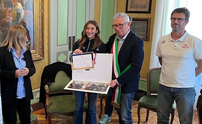 Chivasso celebra la campionessa italiana di nuoto Lara Ariagno Chivasso celebra la campionessa italiana di nuoto Lara Ariagno