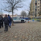 Controlli della Polizia locale di Chivasso nei pressi delle scuole