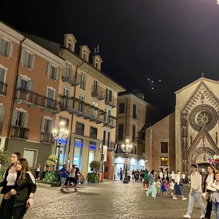 A Chivasso anche nel 2025 torna shopping ed aperitivo in musica