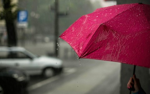 Da domenica arriva il maltempo: la settimana di Natale si apre con pioggia e neve