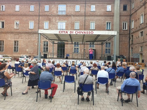 Il Sindaco Claudio Castello e l’Assessore Claudio Moretti incontrano gli anziani del Centro “Felice Donato” Il Sindaco Claudio Castello e l’Assessore Claudio Moretti incontrano gli anziani del Centro “Felice Donato”