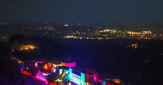 "Moon Walk", la passeggiata sulle colline chivassesi che porta al Moon Festival "Moon Walk", la passeggiata sulle colline chivassesi che porta al Moon Festival