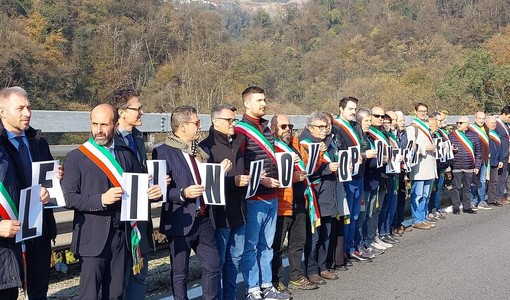 La protesta dei sindaci del territorio