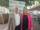 Due persone in primo piano, uomo e donna