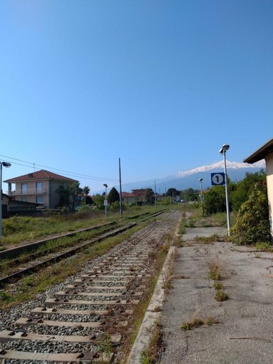 Mobilità sostenibile in Piemonte, l'allarme di Legambiente: "Binari tagliati per 400 chilometri"