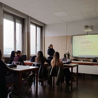 Chivasso, l’educazione stradale della Polizia Locale entra nelle scuole