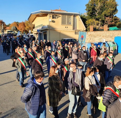 Scorie nucleari: centinaia di persone in strada per dire no al Deposito Unico Scorie nucleari: centinaia di persone in strada per dire no al Deposito Unico