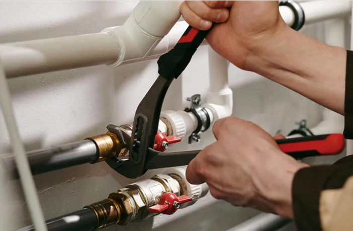 Ristrutturazione bagno nel Pinerolese: tendenze, materiali e come scegliere i professionisti Ristrutturazione bagno nel Pinerolese: tendenze, materiali e come scegliere i professionisti