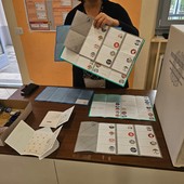 urne e schede elettorali