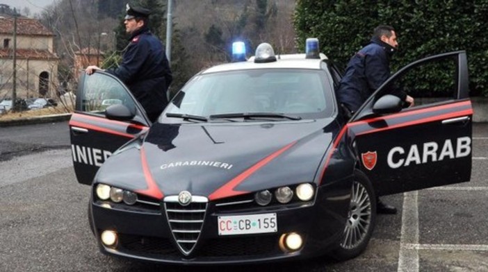 Ivrea, un gruppo di rom aggredisce troupe televisiva: intervenuti i carabinieri