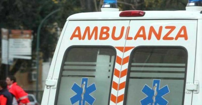 Tragedia a Chivasso: 70enne muore schiacciata tra due auto dopo essere stata investita Tragedia a Chivasso: 70enne muore schiacciata tra due auto dopo essere stata investita