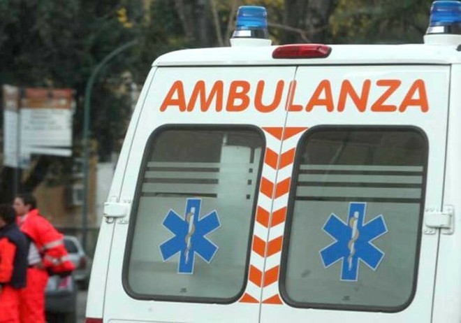 Tragedia a Chivasso: 70enne muore schiacciata tra due auto dopo essere stata investita Tragedia a Chivasso: 70enne muore schiacciata tra due auto dopo essere stata investita