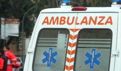 Tragedia a Chivasso: 70enne muore schiacciata tra due auto dopo essere stata investita Tragedia a Chivasso: 70enne muore schiacciata tra due auto dopo essere stata investita