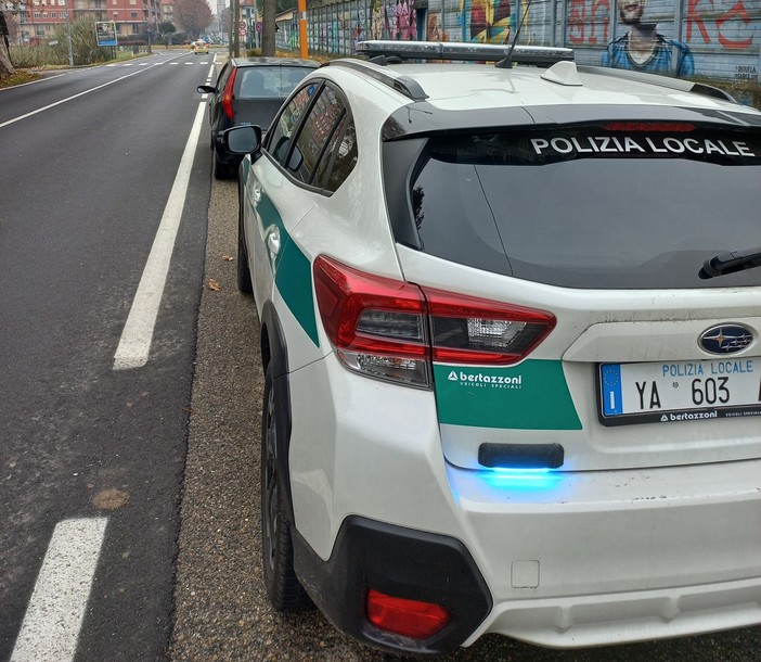 Usa il pass d'auto del parente defunto per parcheggiare al mercato: sanzionato a Chivasso Usa il pass d'auto del parente defunto per parcheggiare al mercato: sanzionato a Chivasso