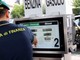 Controlli della Guardia di Finanza alle pompe di benzina Controlli della Guardia di Finanza alle pompe di benzina