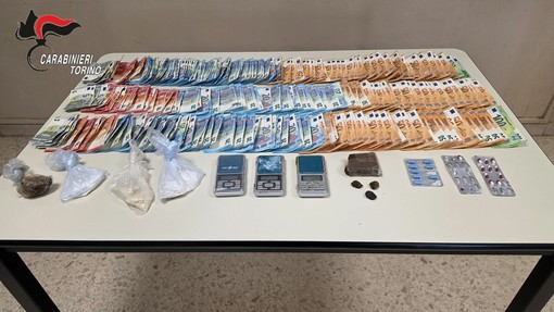 Soldi e droga recuperati dai carabinieri a Chiaverano Soldi e droga recuperati dai carabinieri a Chiaverano