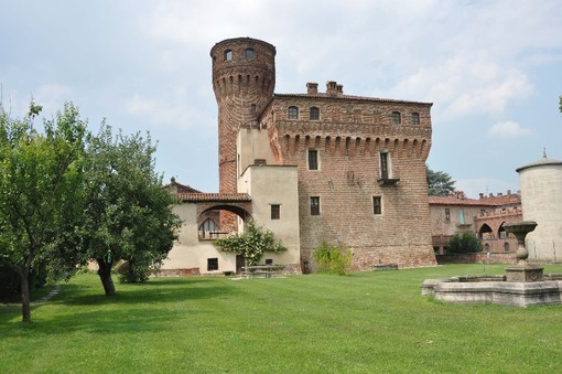 Il castello di San Genuario a Crescentino Il castello di San Genuario a Crescentino