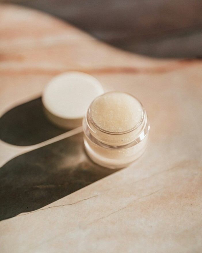 Prodotti con retinolo: benefici e come usarli nella skincare
